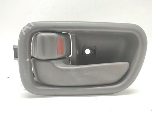 Used Front left interior door handle Front left interior door handle TOYOTA AVENSIS (_T22_) 1.6 i (AT220_, AT220R) (101 hp) 33989432 33989432