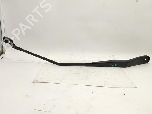 Used Front windshield wiper arm VOLVO V40 Hatchback (525) D2 (120 hp) 31710162
