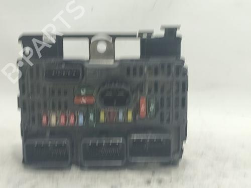 Used Fuse box Fuse box 38488864 38488864