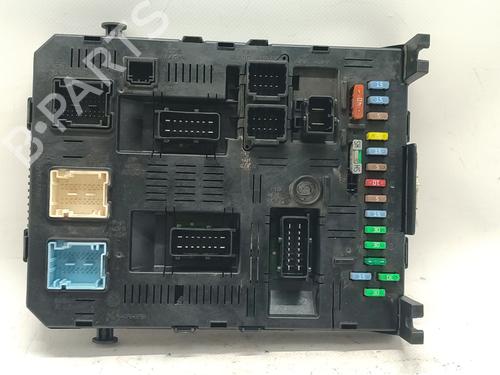 Used Fuse box Fuse box 36786312 36786312