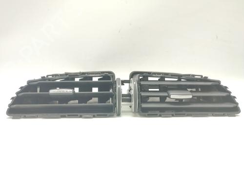 Used Air vent Air vent JAGUAR XE (X760) 2.0 D (180 hp) 34400369 34400369