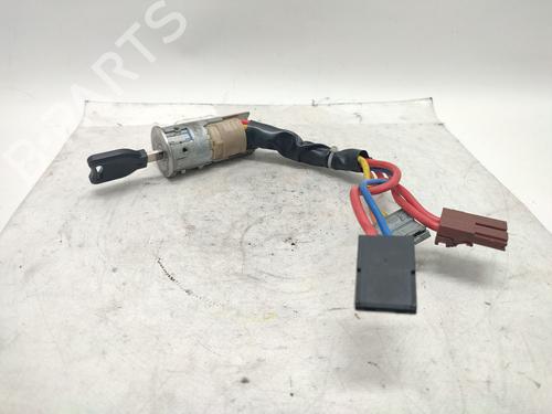 Clé de contact Clé de contact PEUGEOT 306 Hatchback (7A, 7C, N3, N5) 1.6 (89 hp) 33760252 33760252