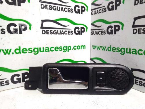 Venstre bagtil invendig håndtag VW PASSAT B5.5 (3B3) 1.9 TDI (130 hp) 7147506