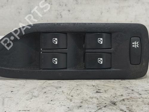 Used Left front window switch RENAULT LAGUNA II (BG0/1_) 1.9 dCi (BG0R, BG0E) (100 hp) 26926423