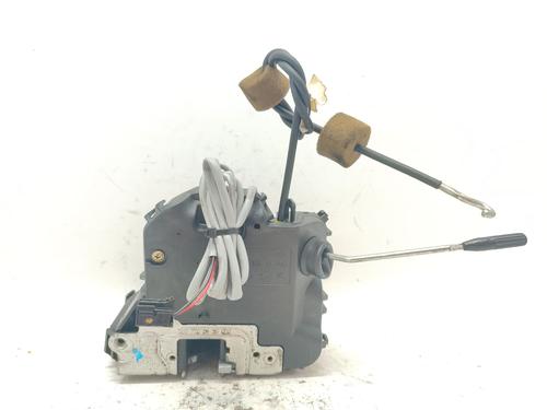 Używane Zamek drzwi przednich prawych MERCEDES-BENZ C-CLASS Coupe (CL203) C 180 Kompressor (203.746) (143 hp) 30822930