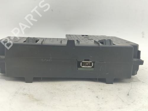 Used Fuse box Fuse box 37183834 37183834