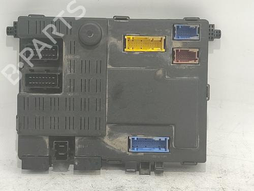 Used Fuse box Fuse box 38490703 38490703