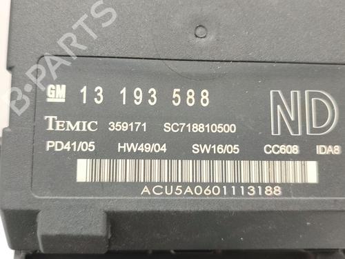 Fuse box OPEL VECTRA C GTS (Z02) | BP30822218E1