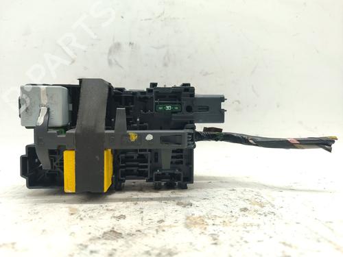 Used Fuse box PEUGEOT 208 I (CA_, CC_) 1.2 VTI 82 (82 hp) 30805439