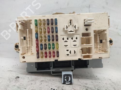 Boîte à Fusibles FIAT STILO Multi Wagon (192_) 1.9 JTD 51711824