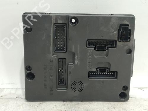 Used Fuse box Fuse box 33027637 33027637