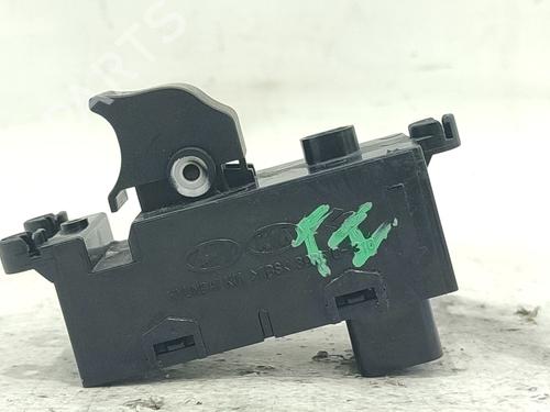 Left rear window switch HYUNDAI i40 I CW (VF) 1.7 CRDi | BP38287232I29 - Image 2