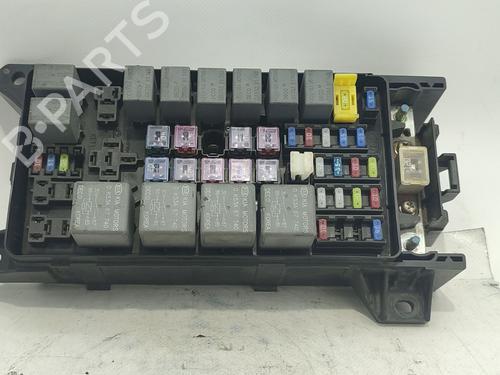 Used Fuse box KIA SORENTO I (JC) 2.5 CRDi 4WD (140 hp) 32393914