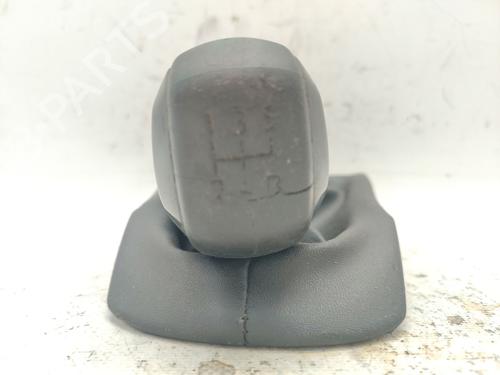 Pomello del cambio PEUGEOT 208 I (CA_, CC_) 1.2 VTI 82 (82 hp) 30805504