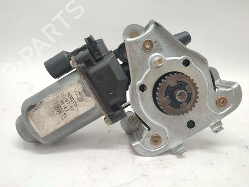 Used Right rear window motor Right rear window motor RENAULT MEGANE I Classic (LA0/1_) 1.4 16V (LA0D, LA1H, lA0W, LA10) (95 hp) 34162668 34162668