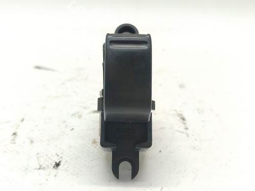 Used Right front window switch NISSAN ALMERA II Hatchback (N16) 1.8 (116 hp) 31623143