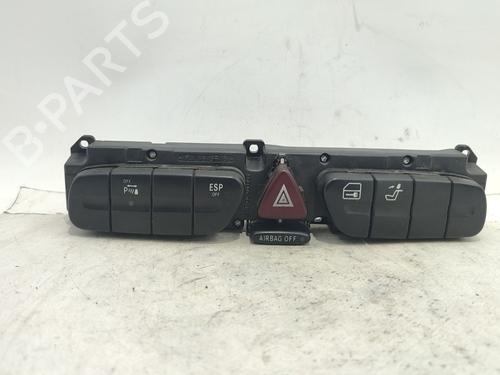 Advarselskontakt Advarselskontakt MERCEDES-BENZ CLK (C209) CLK 240 (209.361) (170 hp) 33244041 33244041