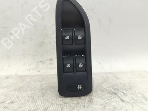 Used Left front window switch Left front window switch RENAULT LAGUNA II Grandtour (KG0/1_) 2.2 dCi (KG0F) (150 hp) 33704407 33704407