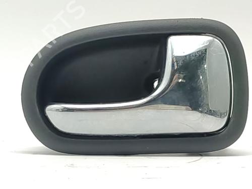 Høyre bak invendig håndtak MAZDA 323 F VI Hatchback (BJ) 1.6 (BJ10M) (98 hp) 31031578