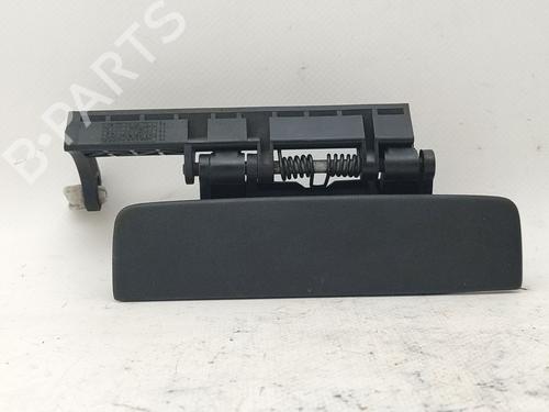 front-right-exterior-door-handle-peugeot-306-break-7e-n3-n5-1994-1995-1996-1997-1998-1999-2000-2001-2002-30876732 main image