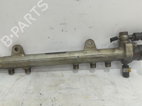 Used Injection rail OPEL CORSA C (X01) [2000-2009]  18236368