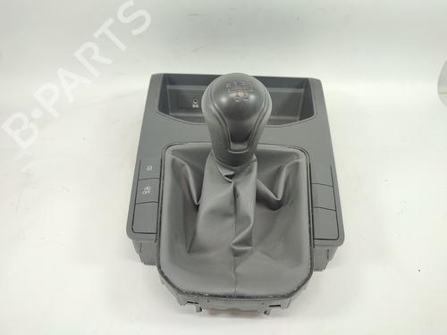 Used Shift knob SEAT IBIZA V (KJ1, KJG) 1.0 MPi (80 hp) 15372206