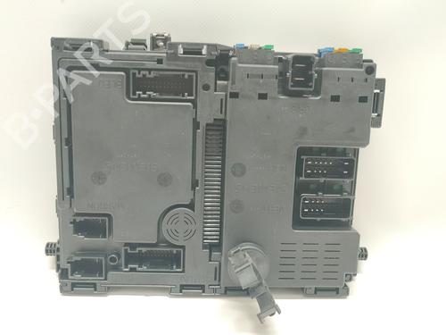 Used Fuse box Fuse box 39170282 39170282