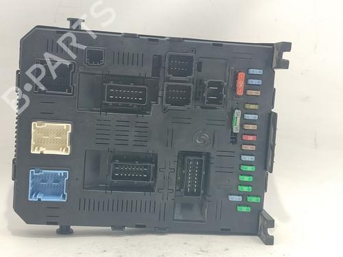 Used Fuse box Fuse box 37025288 37025288