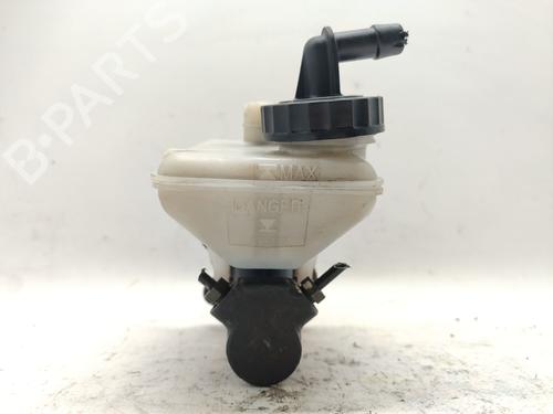 Brake master cylinder FIAT SCUDO Van (220_) 1.9 TD | BP30833968M77