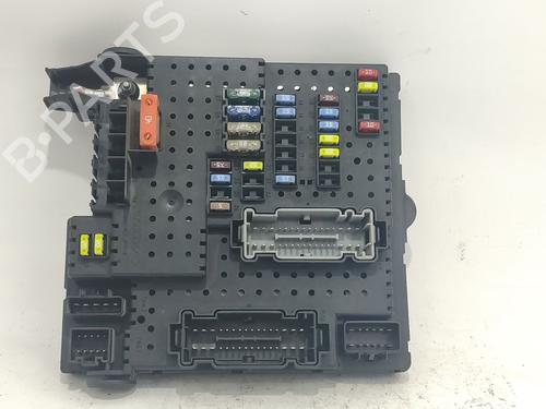 Used Fuse box Fuse box 37178475 37178475