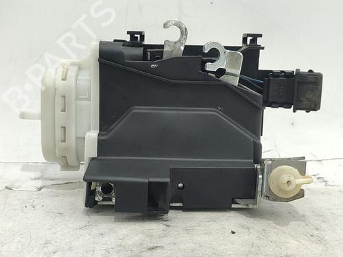 front-left-lock-audi-100-c4-saloon-4a2-1990-1991-1992-1993-1994-1995-1996-32992579 main image