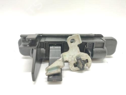 Tailgate handle MAZDA 3 (BK) 1.6 DI Turbo | BP33856096C132 - Image 2