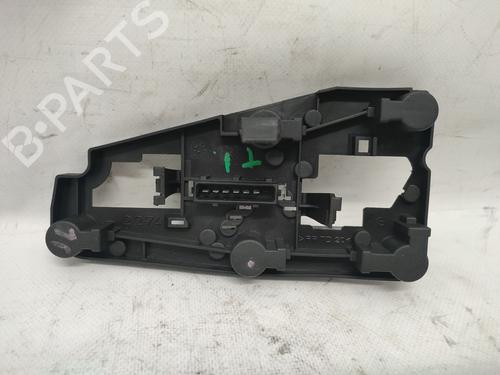 Used Lamp holder PEUGEOT 106 II (1A_, 1C_) 1.1 i (60 hp) 28027866