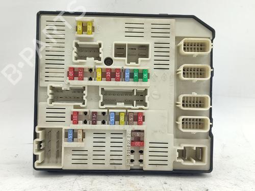 Used Fuse box Fuse box 37646109 37646109