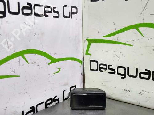 Used Left front window switch CITROËN SAXO (S0, S1) [1996-2004]  7135365