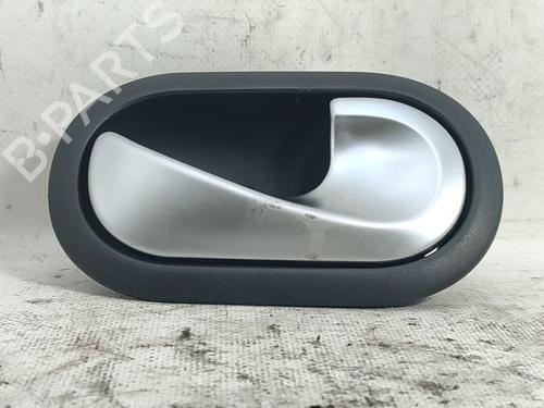 Used Front right interior door handle RENAULT CLIO III (BR0/1, CR0/1) [2005-2014]  28825448