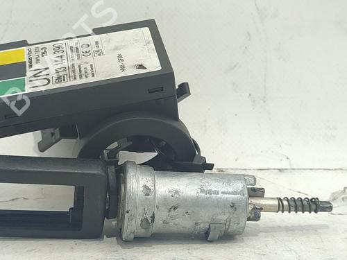 Used Ignition barrel OPEL CORSA C (X01) 1.3 CDTI (F08, F68) (70 hp) 32319320