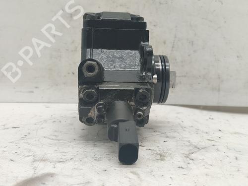 Used Injection pump MERCEDES-BENZ VITO Bus (W638) 108 CDI 2.2 (638.194) (82 hp) 25883207