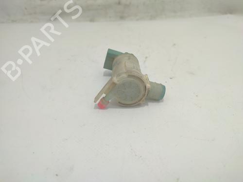Used Washer pump NISSAN X-TRAIL I (T30) 2.2 dCi 4x4 (136 hp) 26175886