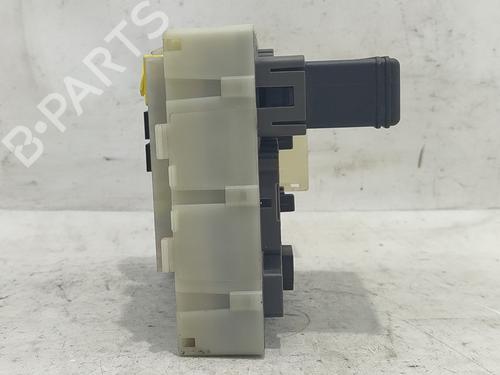 Fuse box FORD FOCUS I (DAW, DBW) 1.8 Turbo DI / TDDi | BP22399228E1 