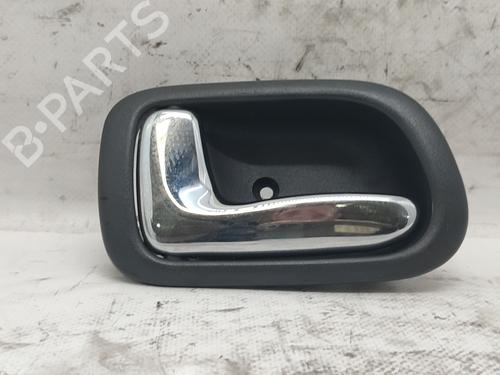Venstre foran invendig håndtak TOYOTA COROLLA Liftback (_E11_) 2.0 D-4D (CDE110_, CDE110R) (90 hp) 27900024