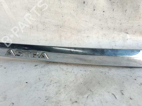 Tailgate handle OPEL ASTRA H (A04) 1.7 CDTI (L48) | BP31860097C132