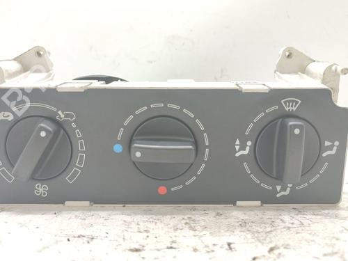 Used Climate control Climate control 37239861 37239861