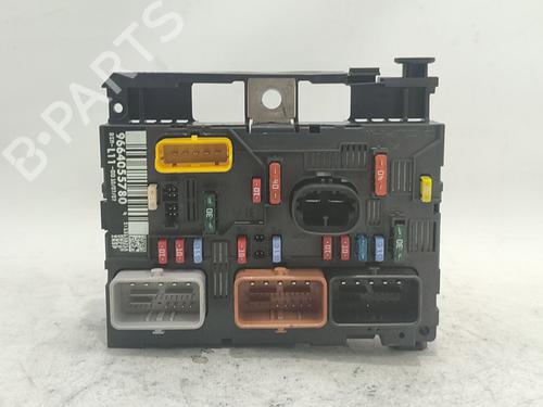 Used Fuse box Fuse box 38224308 38224308