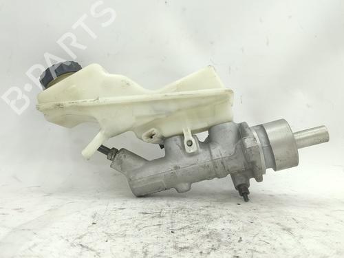 Used Brake master cylinder TOYOTA AVENSIS Estate (_T25_) 2.2 D-4D (ADT251_, ADT251R) (150 hp) 29921281