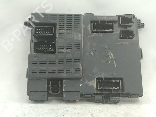 Used Fuse box PEUGEOT 406 (8B) 2.0 HDi 110 (107 hp) 30832301