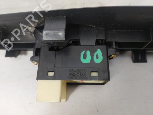 Right front window switch HYUNDAI ELANTRA III Saloon (XD) 2.0 CRDi | BP11711185I26 