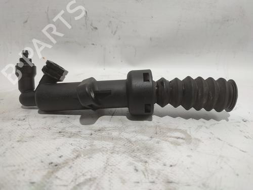 Used Clutch slave cylinder CITROËN XSARA PICASSO (N68) 2.0 HDi (90 hp) 17832794