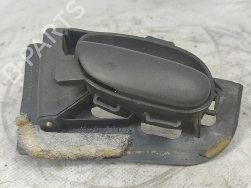 Poignée intérieure avant gauche PEUGEOT 206 Hatchback (2A/C) [1998-2012]  16951012