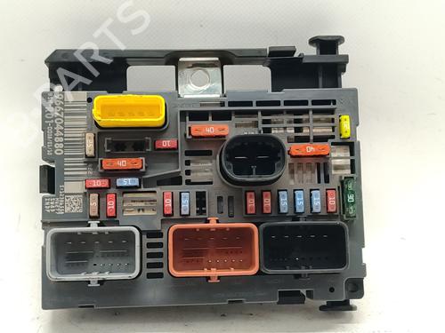 Used Fuse box Fuse box 36567296 36567296
